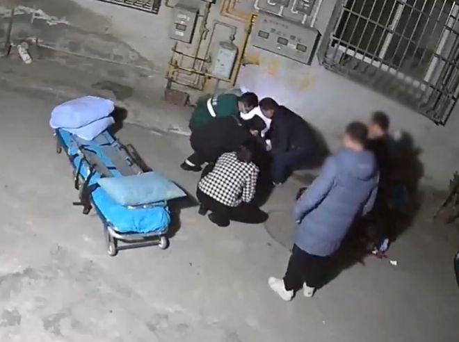 男孩考18分被父亲刺死？警方辟谣,事件背景