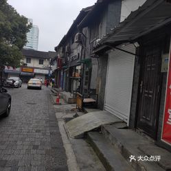 揭秘小巷神秘宝地，存钱罐特色小店全新升级，11月2日不容错过